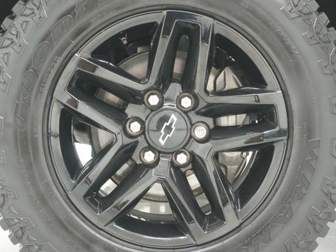 Used 2019 Chevrolet Silverado 1500 LT Trail Boss image 26