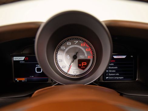 Certified 2022 Ferrari F8 Tributo RWD image 15