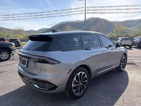 Used 2024 Lincoln Nautilus Reserve image 4