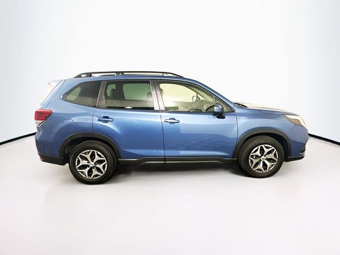 Used 2023 Subaru Forester Premium image 10