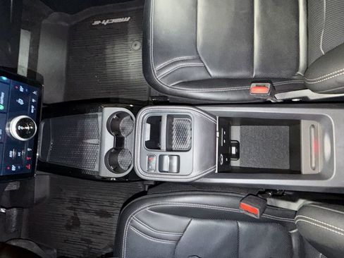 Used 2025 Ford Mustang Mach-E Premium image 24