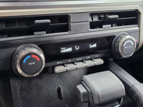 Used 2025 Toyota Tacoma SR5 image 21