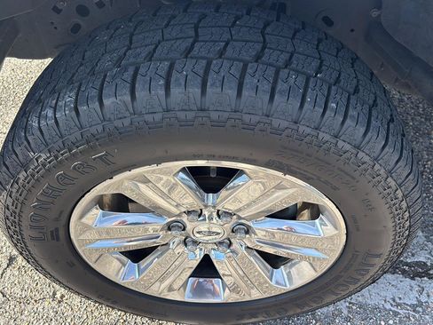 Used 2018 Ford F150 XLT w/ Equipment Group 302A Luxury AWD/4WD image 12