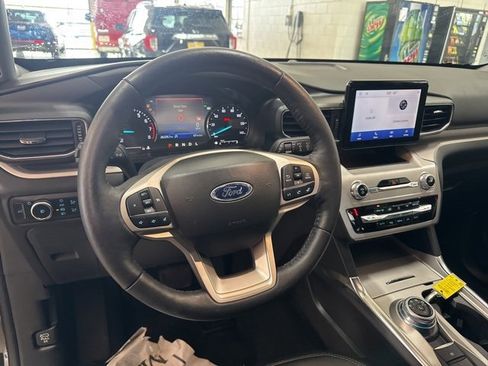 Used 2023 Ford Explorer XLT w/ Equipment Group 202A image 24