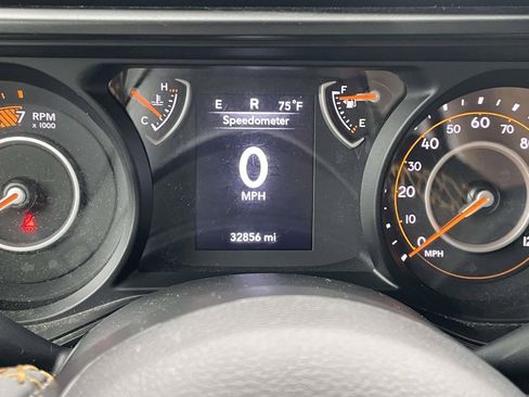 Used 2024 Jeep Wrangler Unlimited Sport AWD/4WD image 3