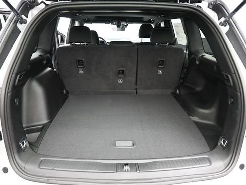 New 2025 Jeep Grand Cherokee Laredo image 19