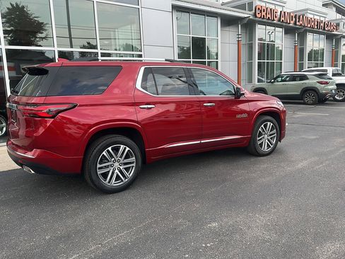 Used 2023 Chevrolet Traverse High Country FWD image 5