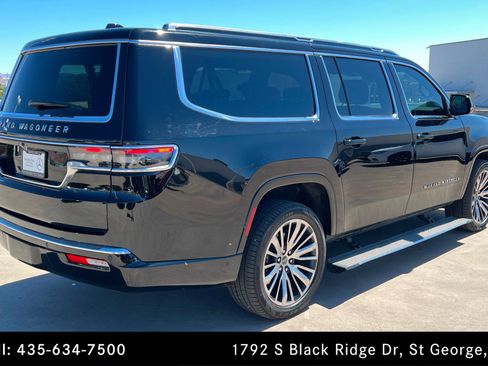 Used 2023 Jeep Grand Wagoneer L 4WD w/ Flexible Seating Group image 5