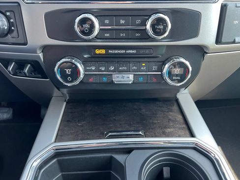 Used 2022 Ford F250 Lariat w/ Black Appearance Package AWD/4WD image 32