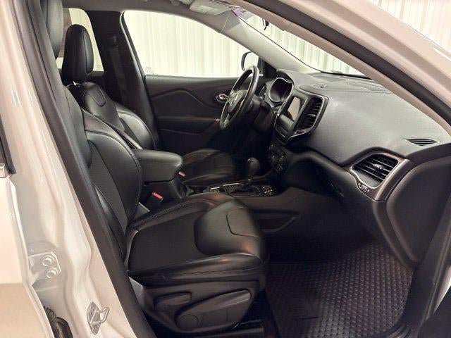 Used 2019 Jeep Cherokee Latitude Plus w/ Cold Weather Group FWD image 23