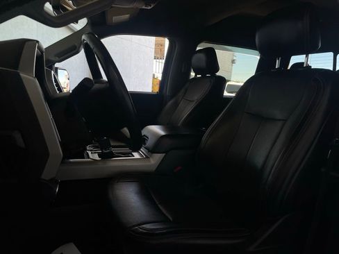 Used 2019 Ford F150 Lariat w/ Trailer Tow Package image 13