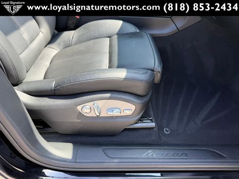 Used 2020 Porsche Macan AWD/4WD image 38
