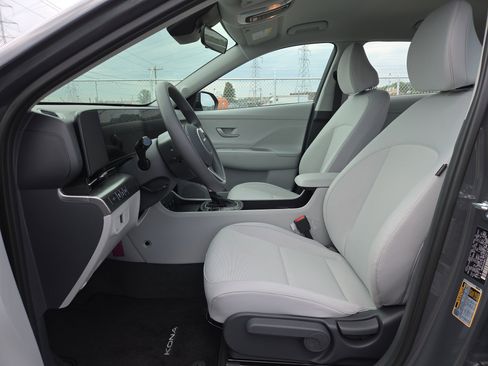 Certified 2026 Hyundai Kona SE FWD image 7