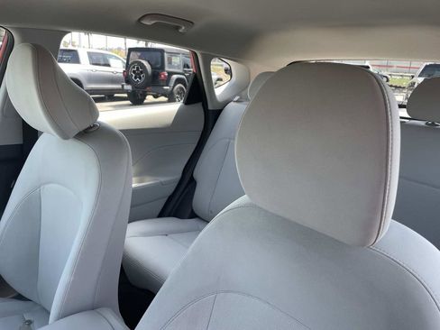 Certified 2025 Hyundai Kona SE FWD image 19