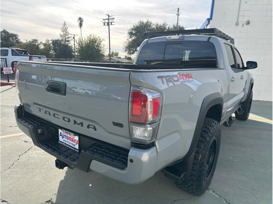 Used 2020 Toyota Tacoma TRD Off-Road w/ Technology Package AWD/4WD image 9