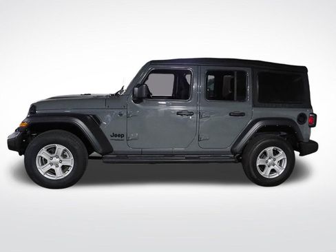 Used 2022 Jeep Wrangler Unlimited Sport image 2