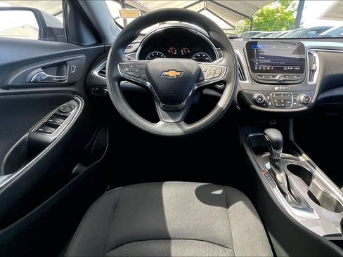 Used 2021 Chevrolet Malibu LT FWD image 6