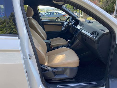 Used 2024 Volkswagen Tiguan SE R-Line AWD/4WD image 30