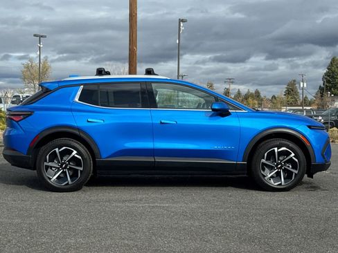 New 2026 Chevrolet Equinox EV LT image 8