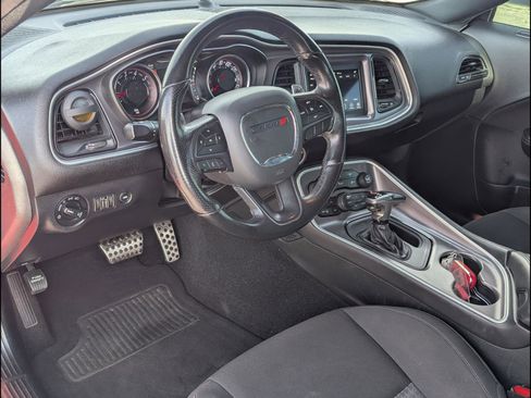 Used 2019 Dodge Challenger R/T RWD image 10