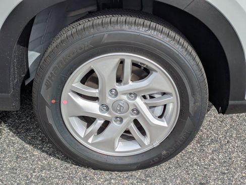 New 2026 Hyundai Venue SE image 14