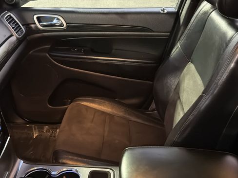 Used 2020 Jeep Grand Cherokee Altitude image 12