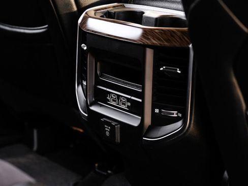 Used 2019 RAM 1500 Laramie image 39