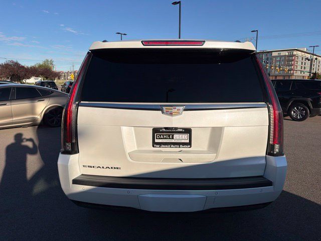 Used 2017 Cadillac Escalade Luxury RWD image 6