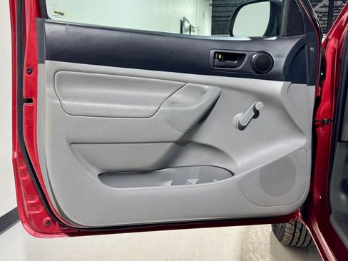 Used 2013 Toyota Tacoma 2WD Regular Cab image 11