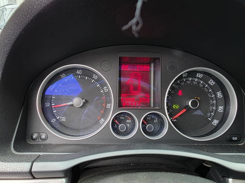 Used 2007 Volkswagen Golf 2-Door FWD image 12