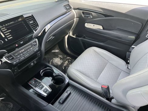 Certified 2019 Honda Passport Touring image 16