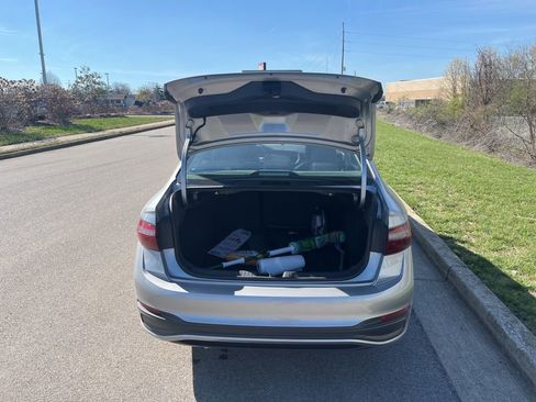 Used 2023 Volkswagen Jetta SE w/ Panoramic Sunroof Package image 12