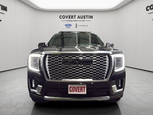 Used 2023 GMC Yukon Denali w/ Denali Reserve Package image 8