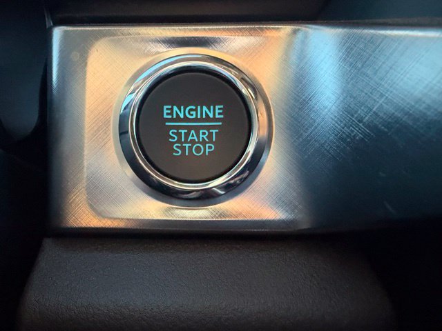 Used 2026 Ford F350 4x4 Crew Cab DRW Super Duty image 17