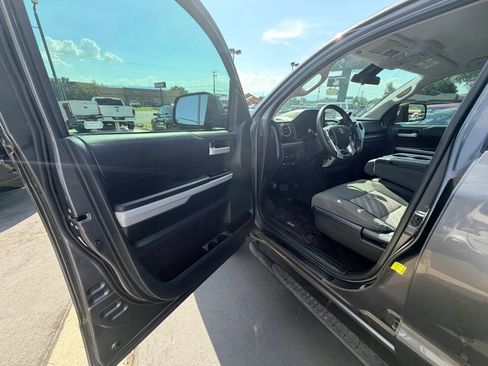Used 2018 Toyota Tundra SR5 w/ TRD Off Road Package AWD/4WD image 9