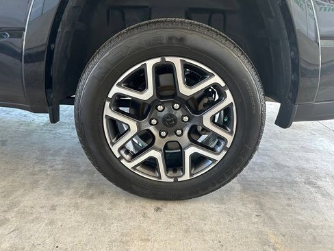 Used 2025 RAM 1500 Laramie AWD/4WD image 18