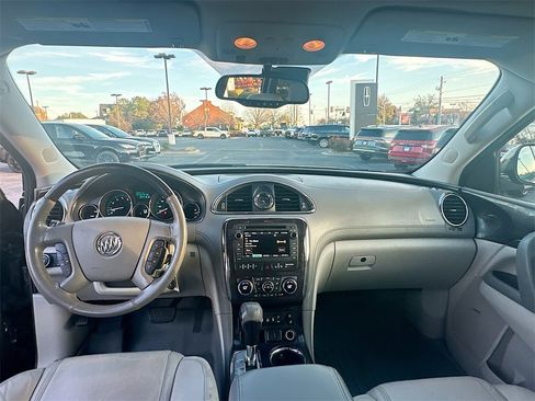 Used 2017 Buick Enclave Premium image 3