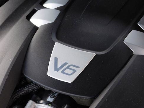 Used 2019 Maserati Levante image 31