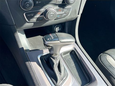 Used 2020 Dodge Charger SXT w/ Leather Interior Group image 16