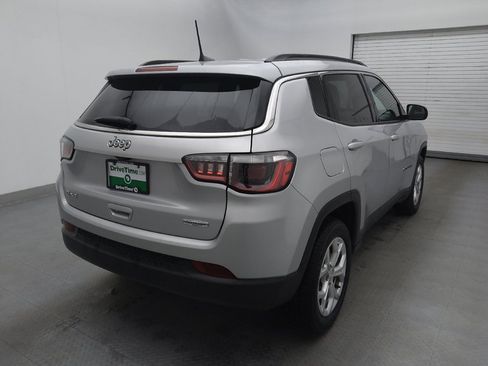 Used 2024 Jeep Compass Latitude image 9