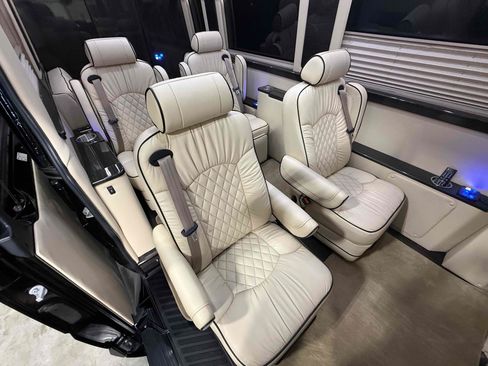 Used 2017 Mercedes-Benz Sprinter 3500 image 41