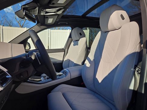 Used 2026 BMW X5 xDrive40i w/ Premium Package image 13