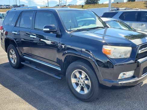 Used 2011 Toyota 4Runner SR5 w/ Convenience Pkg AWD/4WD image 2