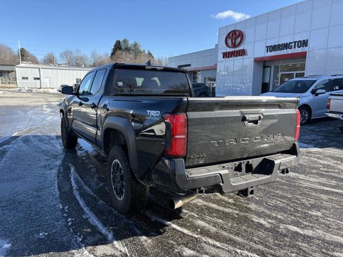 Used 2025 Toyota Tacoma TRD Off-Road image 5