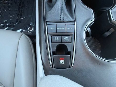 Used 2021 Toyota Camry SE w/ Audio Upgrade Package FWD image 28