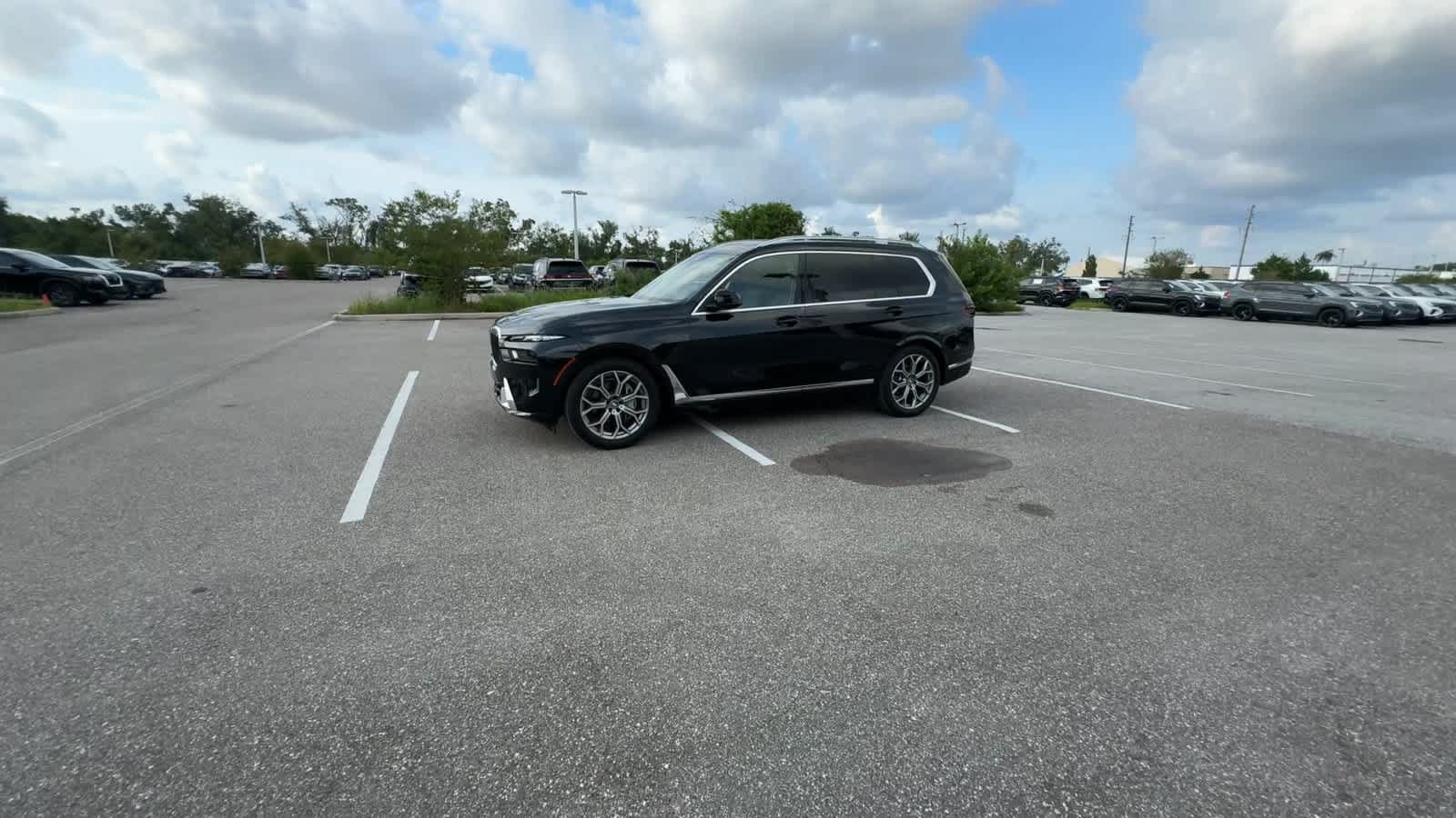 Used 2025 BMW X7 xDrive40i AWD/4WD image 3