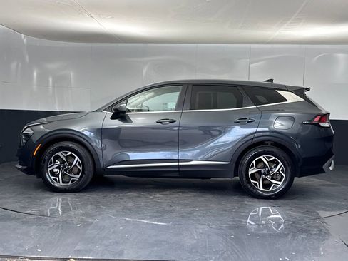 Used 2024 Kia Sportage LX image 6