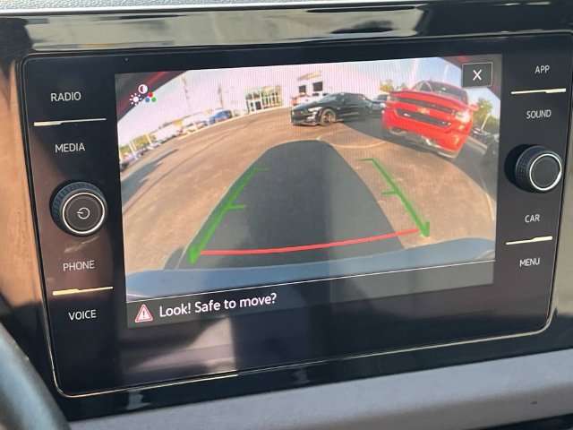 Used 2025 Volkswagen Jetta SE FWD image 34