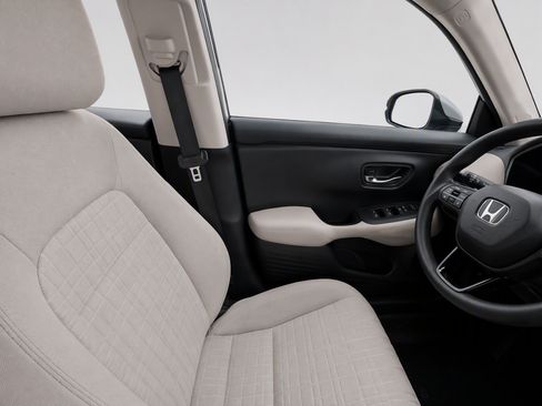 Used 2025 Honda HR-V LX image 11