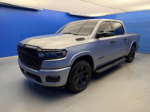 Used 2025 RAM 1500 Big Horn AWD/4WD image 4